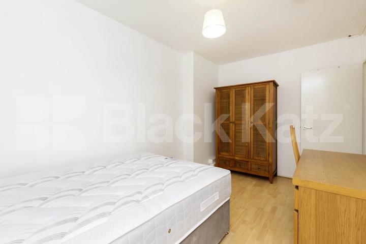 			4 Bedroom, 1 bath, 1 reception Apartment			 Hilldrop Road, Tufnell Park 